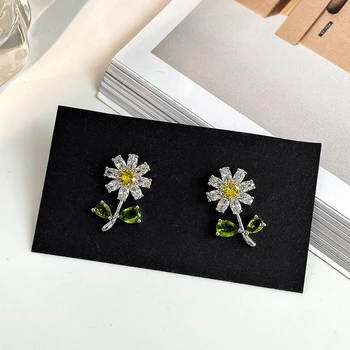 1 Çift!!! Yeni Kore Tarzı Shinning Zirkon Şube Çiçek Küpe Narin Takı Basit Küçük Damızlık Küpe