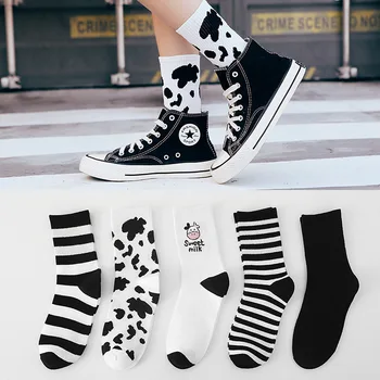 Yeni Gelenler Inek Baskılı Çorap Güzel Harajuku Siyah Beyaz Japon Tarzı Pamuk Kadın Şerit Katı Nefes Rahat Karikatür Sox